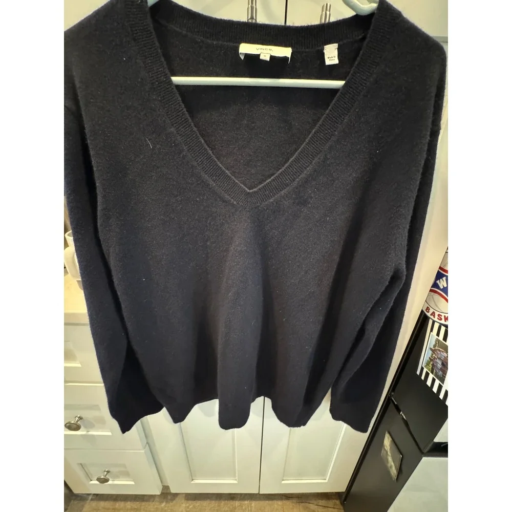 Vince Mens Navy Blue V-Neck Knit Sweater Size M